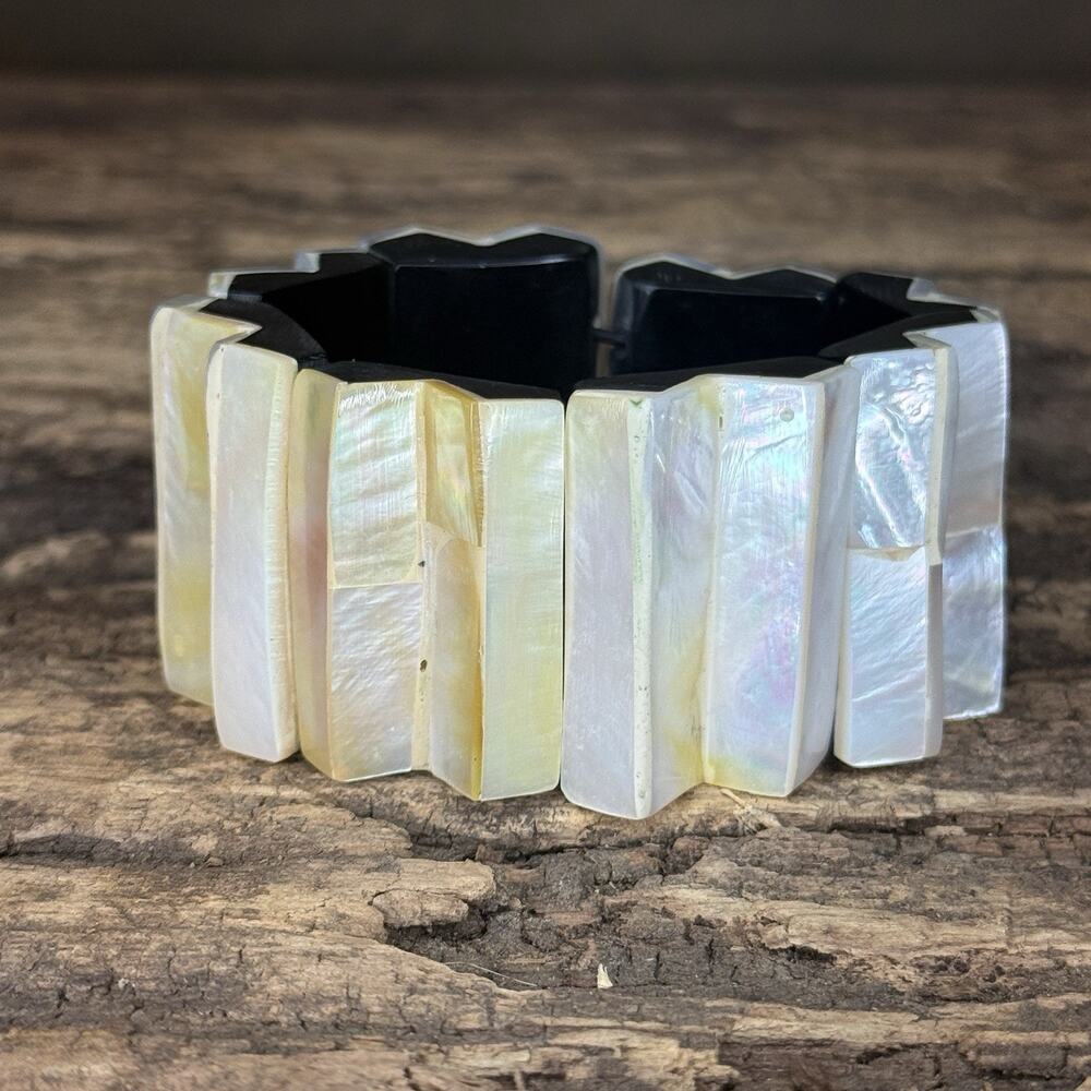 Vintage Mother of Pearl & Black Horn Inlay Stretch Bracelet – Chunky Boho